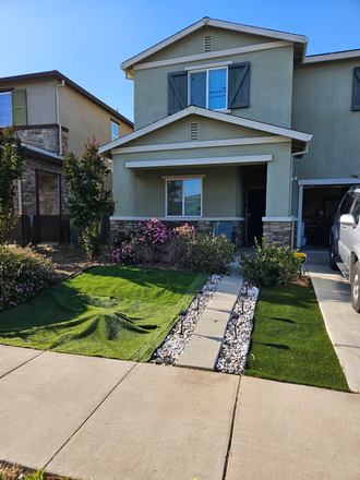 Home exterior - Charming 6 bedroom 4.5 bath 5 minutes UC Bus line and Merced College