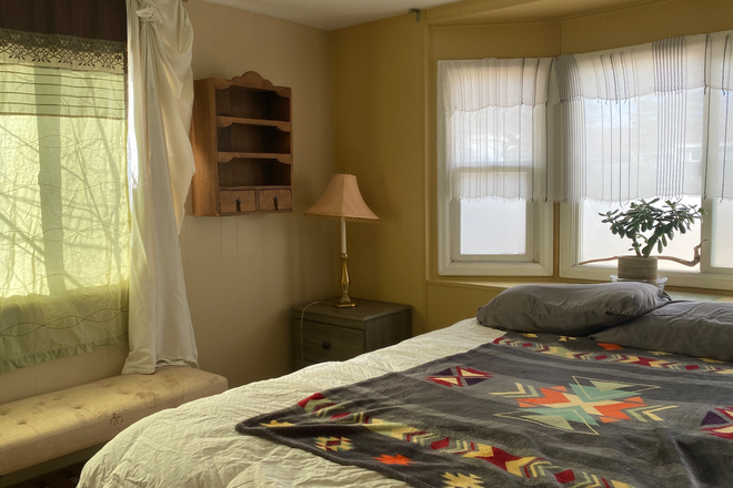 Bedroom - 1 bedroom with private bath in 2bd 2 bath home