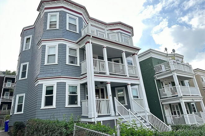 Front side - Large Bedroom in Jamaica Plain – $1,150/month | Sept. 1 | Orange Line | Easy No-Permit Parking
