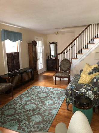 Living Room - House for Rent: 504 Fern Street