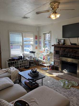 Living room - Room available for 2026-2027