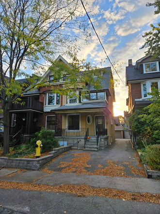 Exterior of Home - Annex 1BDRM: Walk to U of T