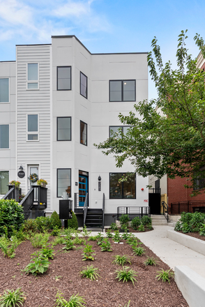 outside - Private Room with Private Bathroom – Columbia Heights – Near Howard University Apartments