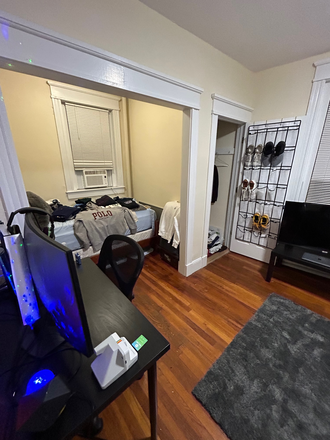 Living - Studio in Kenmore No Brokers Fee