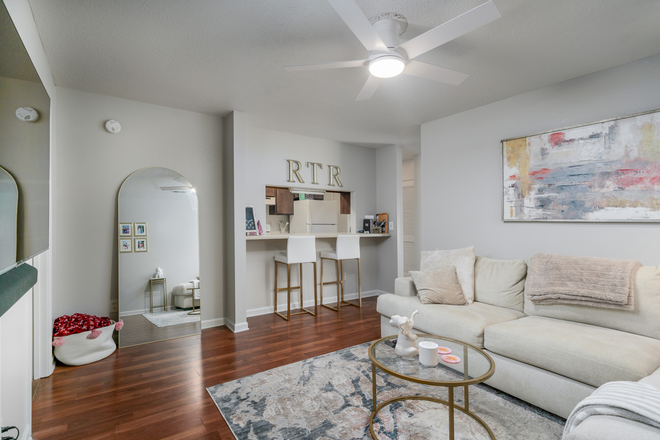 Living Room - St. Charles Apartments- Where you walk to campus!