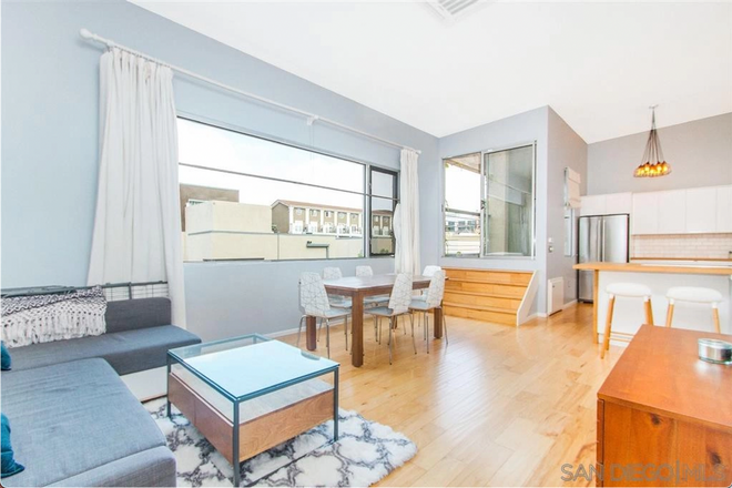 - Live in the Heart of Little Italy! 2BD/2BA Modern Condo!