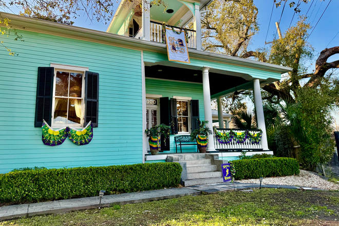 Main House, Carriage House is behind. - Private Carriage House, 1 block to Yulman Stadium, Furnished or partially furnished. Parking & Pet