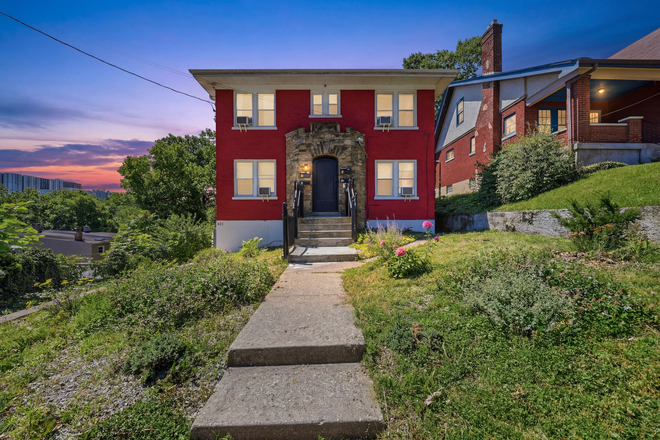Front of Building - 615 Probasco