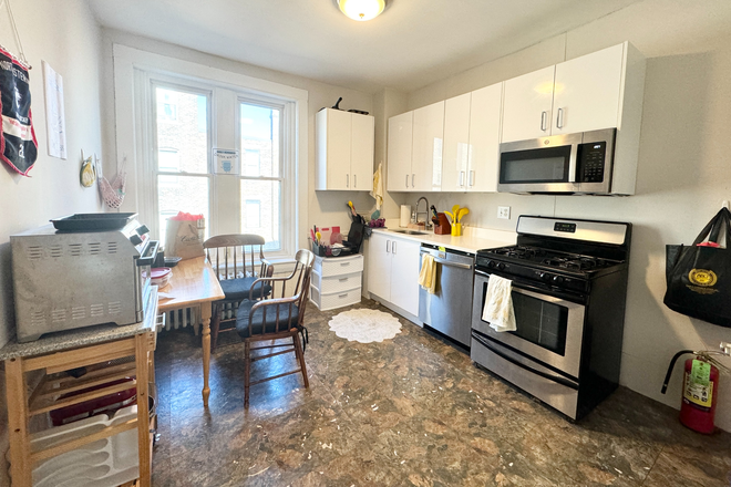 Kitchen - Large and spacious 4 bed 1 bath on Symphony Rd! Apartments