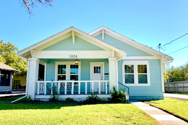 Front - Furnished Shiplap Cottage | 1 blk from Campus | Utilities Paid House