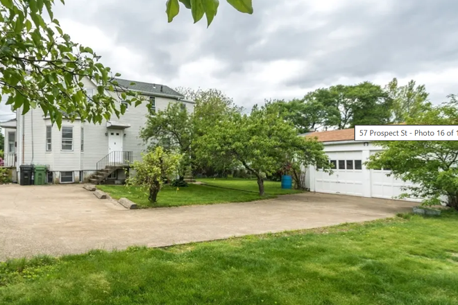 Yard - 1 Bedroom Apartment with Home Office