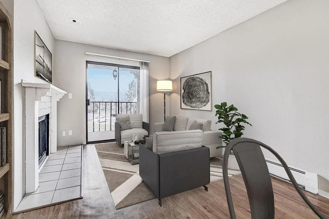 Living Room - Spacious 2-Bed / 1.5-Bath Sublet Close to East Campus – Available for 6-Month