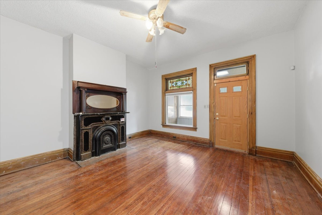 Bed 1 - 427 Warner St / 4 Bedroom 1.5 Bathroom with partially finished basement House