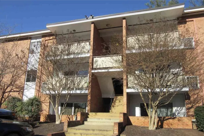 Front of the Building - Upgraded 2BR at 1800 JAP, In-Unit Washer/Dryer, 5 to7-Min Walk to UVA Hospital and School Buildings