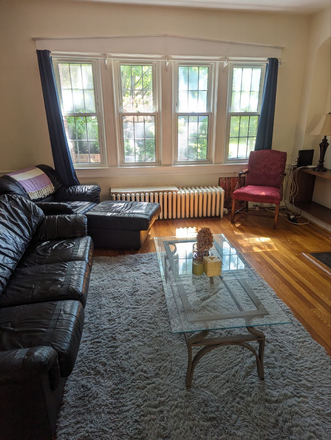 living room - Spacious townhouse close to campus