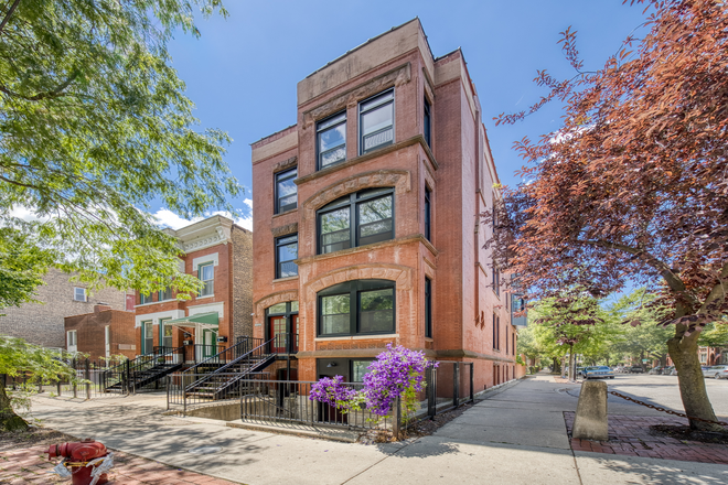 exterior - 5Bdrm + Office Duplex Near UIC, Medical District & Public Transport
