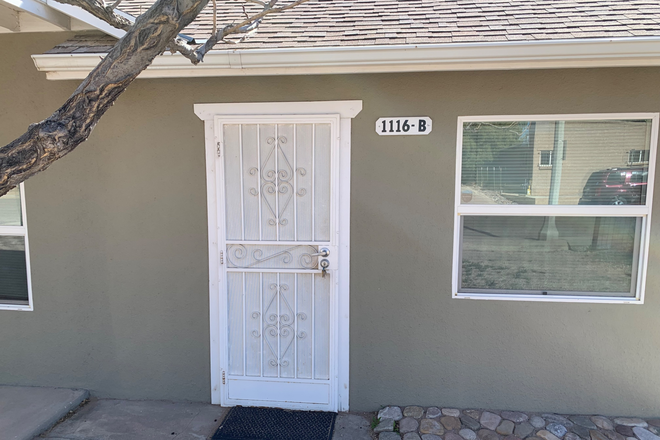 Front door - 1116 B Duplex