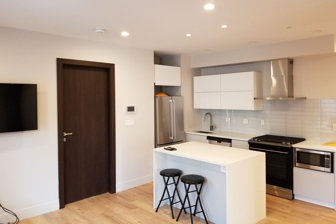 living - STUNNING 4 BED/3 BATH IN UPHAM'S CORNER, AVAIL 9/1/26!!