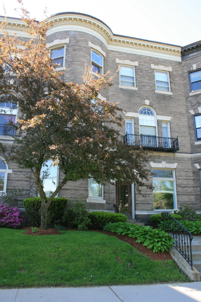Exterior- historic brownstone - **Elegant 2-bed in Beacon St Brownstone available 9/1**