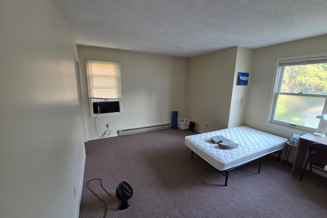 Bedroom - Salem Pl Roommate Needed