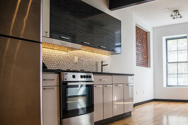 Kitchen and common space - 3 bedroom apartment in West BedStuy
