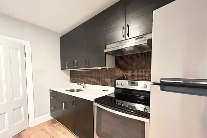 Kitchen - 3BR South End Apartment Steps from Northeastern