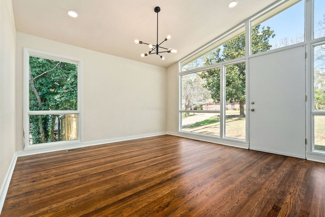 Photo - 720 Harper Avenue House