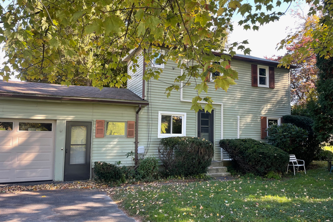 house - A 1-bedroom in a standalone house in Northampton