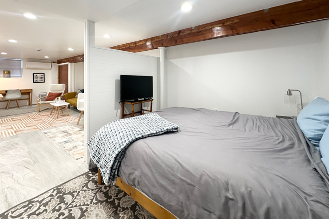 Bedroom - 44 Woodbine all inclusive studio Apartments