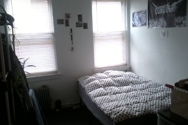 Visit hubrealtyproperties.com - Handy studio, close to Longwood Medical Area