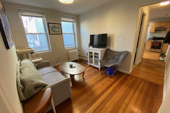 Living - 2 bd 1 ba Hardwood Floors and Updated Kitchen Apartments