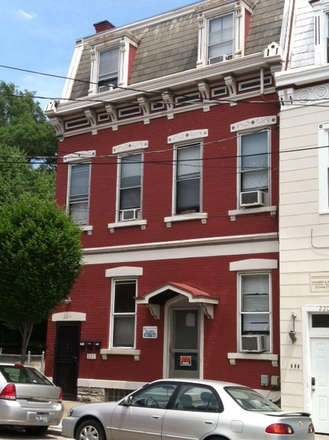 2210 Victor St. - HEAT Included, Large Kitchen & Bedrooms