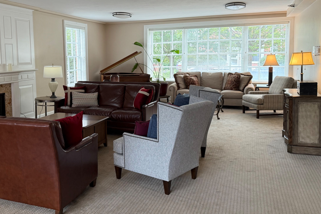 Living Room - Grand Piano - On-Campus - 501 Russell St. Food Service included - 18 Meals: $1585/month - $5000.00 Val