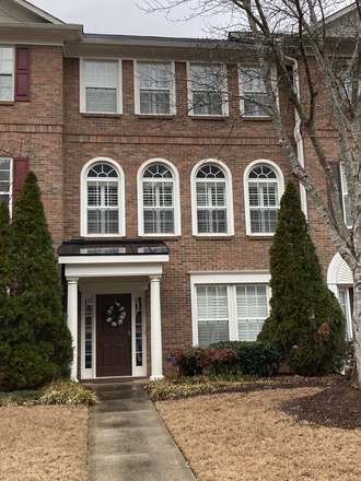 Front View - Female Student Housemates Needed In Quiet Townhome Community Overlooking KSU Athletic Fields