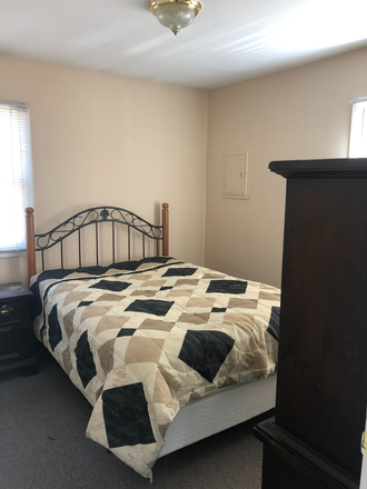 Bedroom - Wycomb Pl & Welesley Ln Apartments