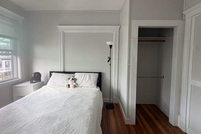 Bedroom - Bedroom sublet in duplex unit close to campus Duplex