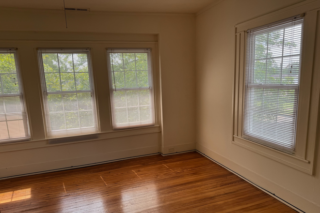 Room 1 - 3 bed/3 bath house in Glen Iris