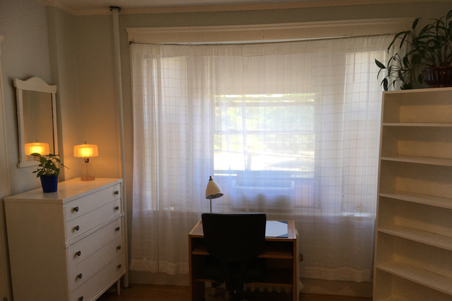 Bedroom - January/February Semester Listing, minimum four months Condo