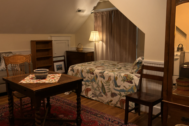 studio apartment bedroom - Carriage House on Oxford Road