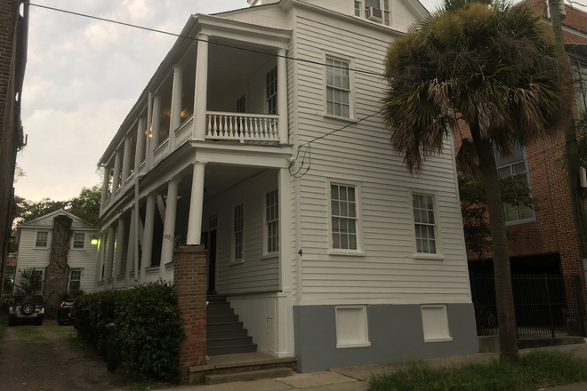 Front View - 4-B Doughty Street Apartments