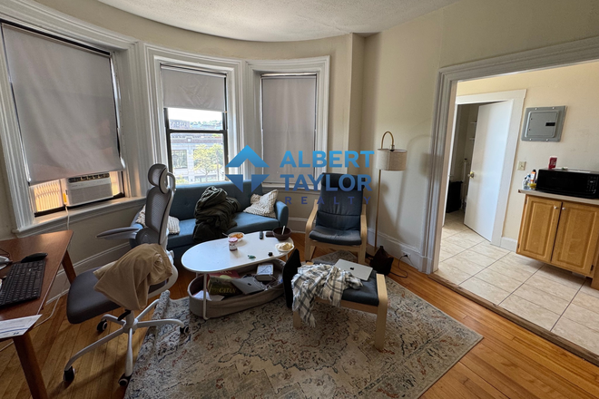 Living Area - *Large 1Bed w/ Great Sunlight, Steps to Campus - NO BROKER FEE!