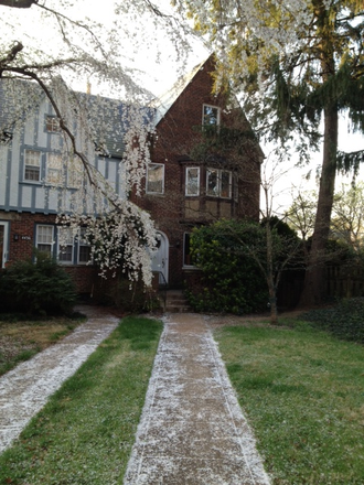 Front walkway - 4438 Q Street - a short walk to campus