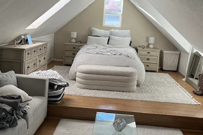 Loft in separate building from main house, private full bathroom - 3 - 5 Person House for Sublease (June 1st - July 31st)