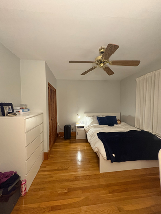 Bedroom - House close to Campus