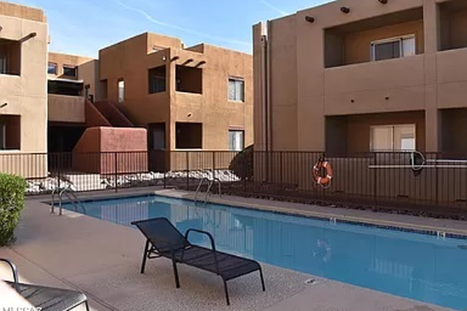 Two Pools - One Bedroom - Gated Community - Ground Floor