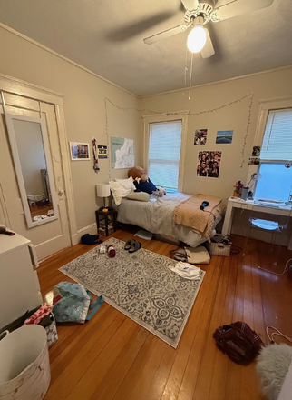 Bedroom - SPRING SUBLET 2027 (1-2 rooms available, great location, affordable, fully furnished) Townhome