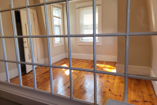 Interior - 34 Spring St, Apt #5, Amherst, MA