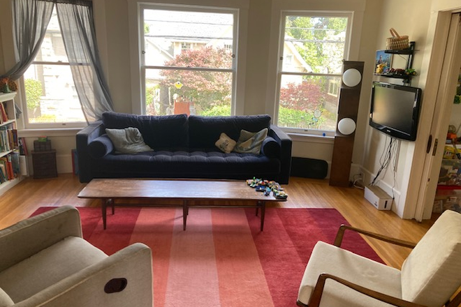front room, living room - Heart of Rockridge, one mile from campus