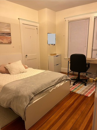 Bedroom - Apartment close to campus