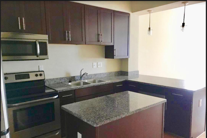 Kitchen - Two blocks from Campus and Delis